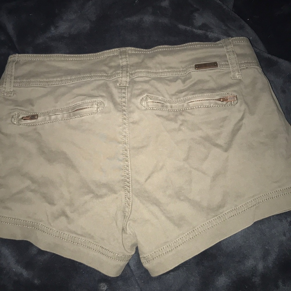 Navy green low rise shorts - Picture 2 of 4